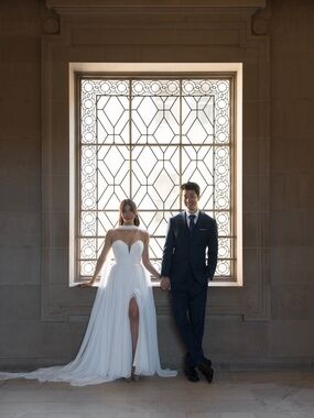 Romantic Strapless Chiffon Wedding Gown Size 2 Flowy Bridal Dress